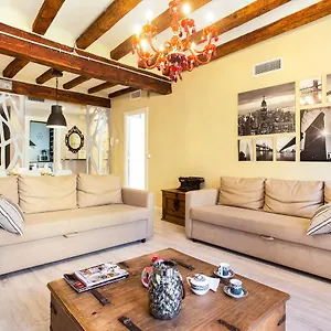 https://apartamento-plaza-de-la-font-2.top-hotels-tarragona.com